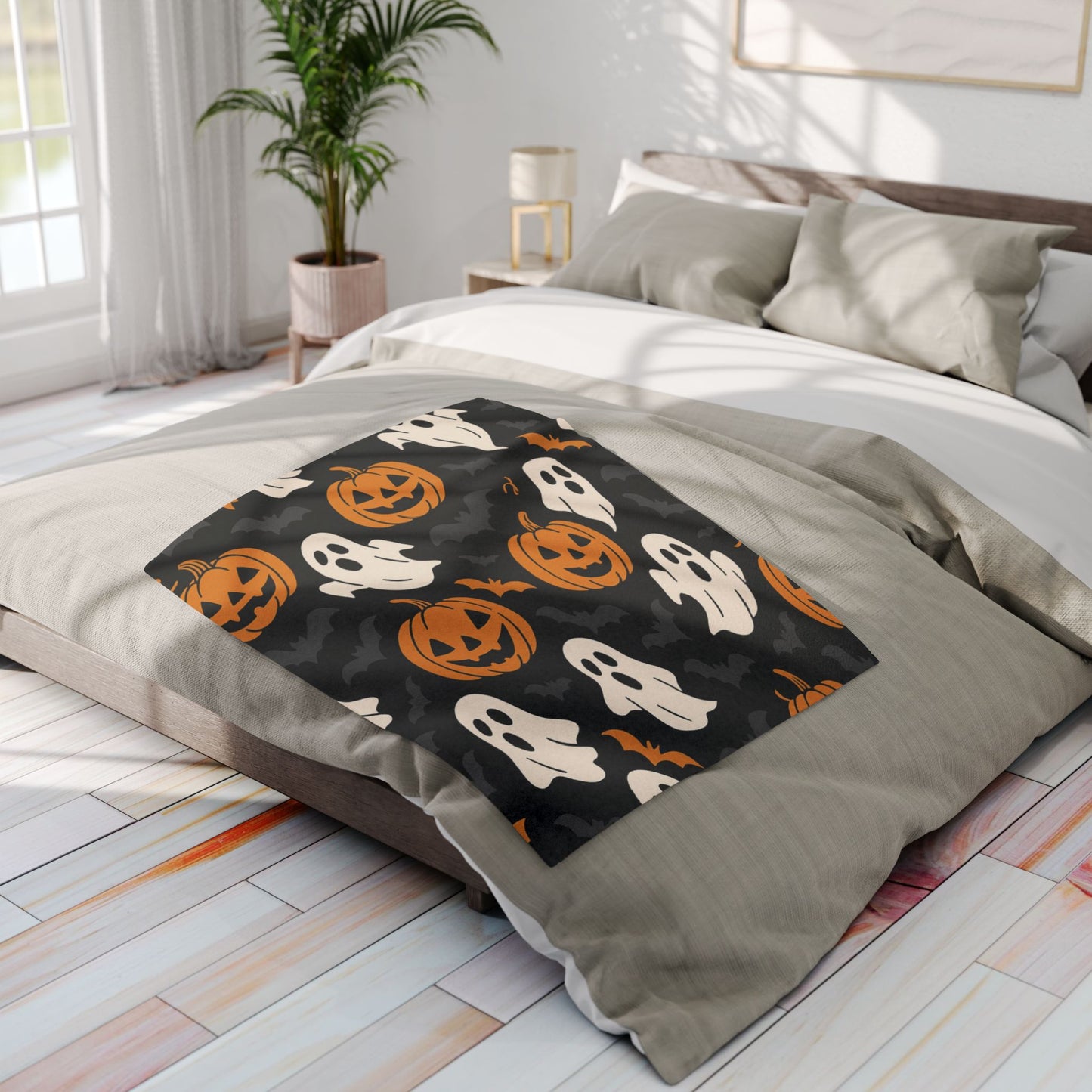 Halloween Fleece Blanket with Ghosts and Pumpkins, Cozy Throw for Fall Decor